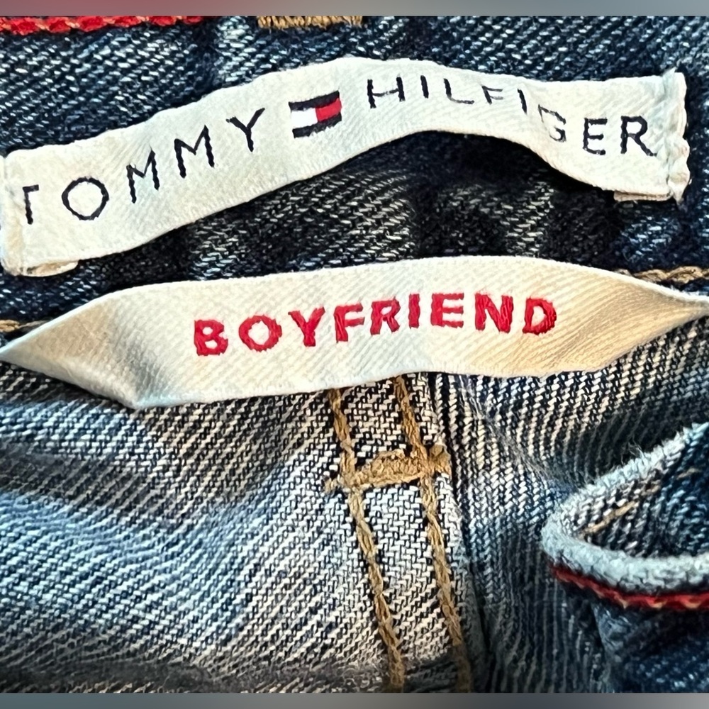 Tommy Hilfiger - Picture 4 of 4